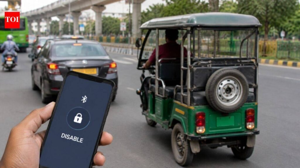 When a smartphone can disturb traffic: Delhi e-rickshaw drivers fear battery app exploit | Delhi News