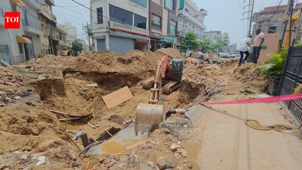 Sinkhole still blocks vital hospital route in Ludhiana seven days on. | Ludhiana News