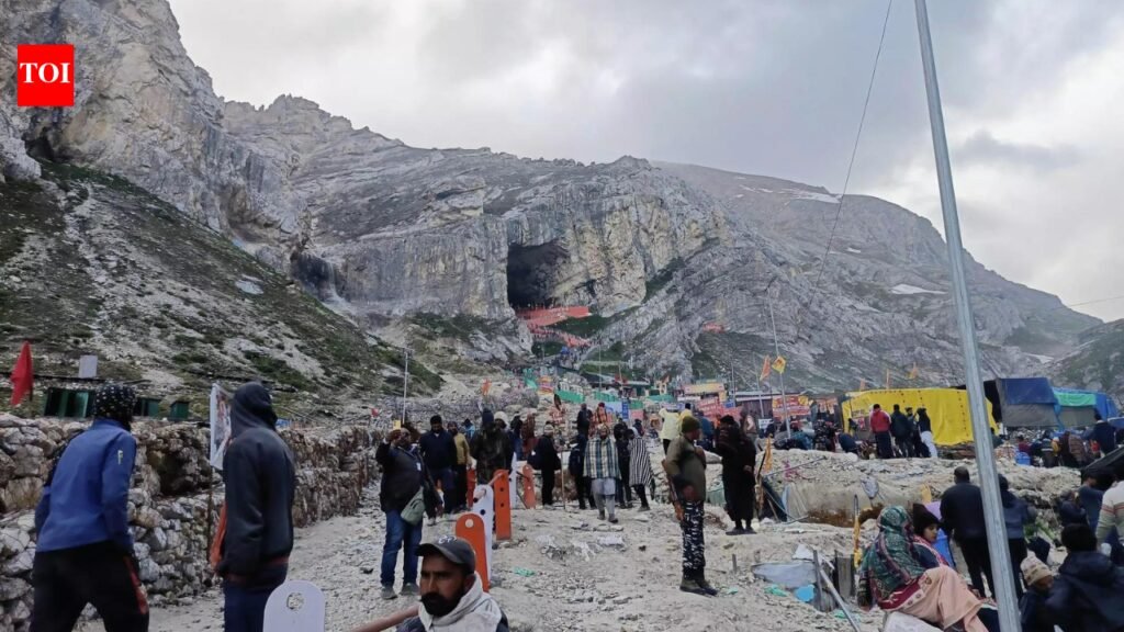 12k pilgrims visit Amarnath; 3rd batch of 4.8k leave for ice Shivling darshan | India News