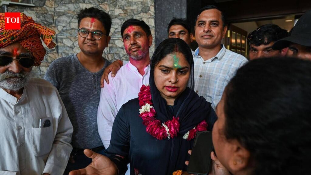 Mayor, councillor deadlock stalls civic work in Manesar | Gurgaon News