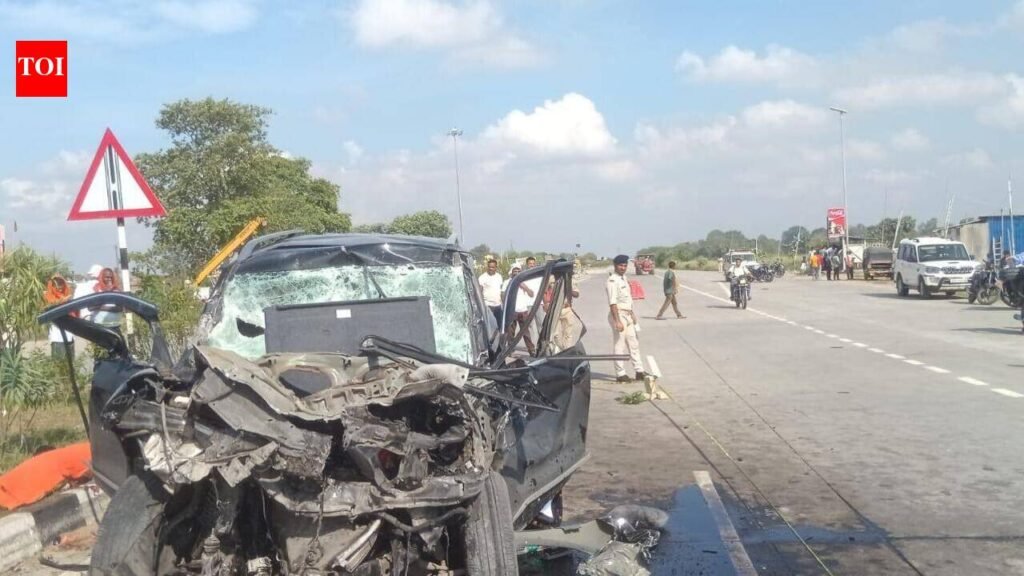 Newlywed couple among 3 die as SUV rams into truck in Bhojpur | Patna News