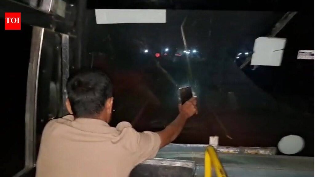 84 kilometres, no headlights: Conductor uses mobile phone torch to help driver run bus in Karnataka | Bengaluru News