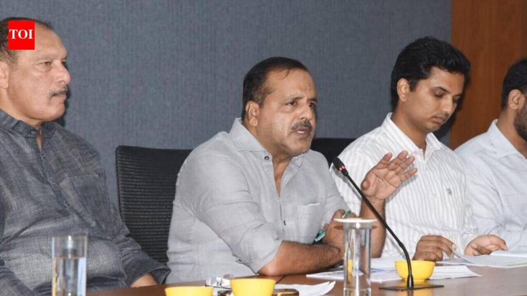 Khader pulls up NHAI over lack of service roads in DK | Bengaluru News