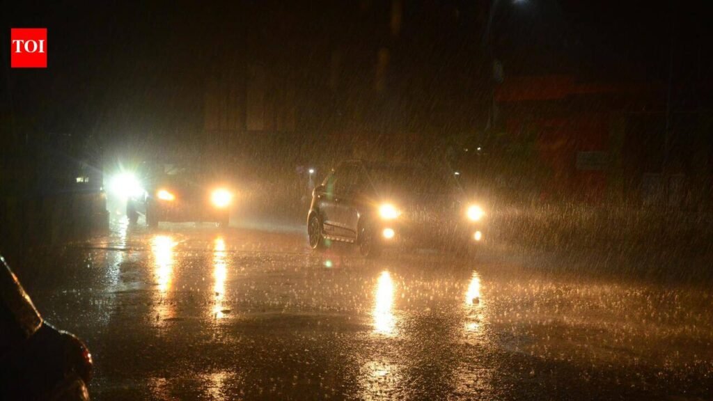 Moderate to heavy shower lash city, residents get relief from sultry weather conditions | Kanpur News