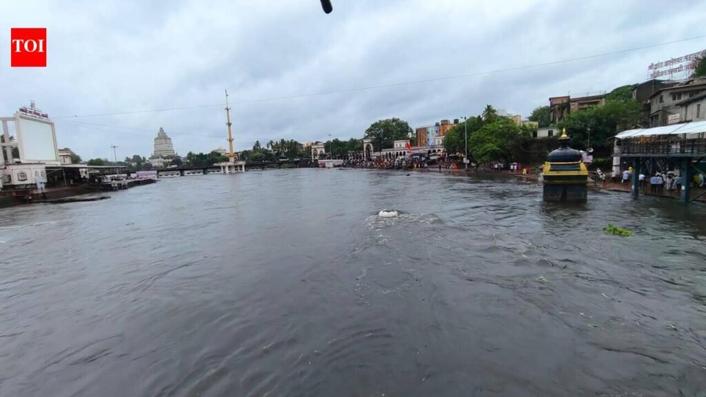 Alandi civic body urges devotees to stay away from rising Indrayani | Pune News