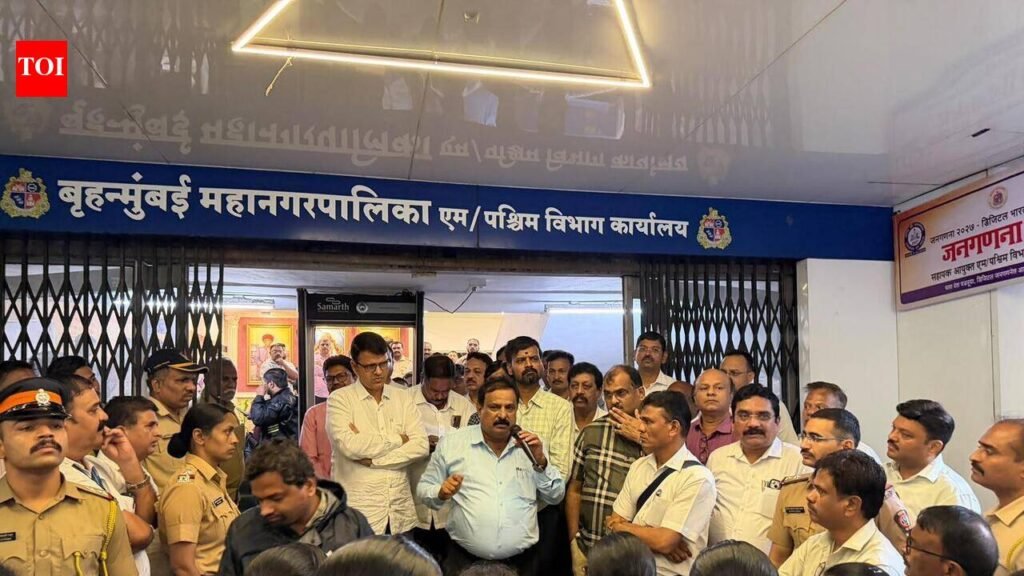 Municipal Engineers Union protests, demands suspensions in two Mumbai rain-related deaths be revoked | Mumbai News