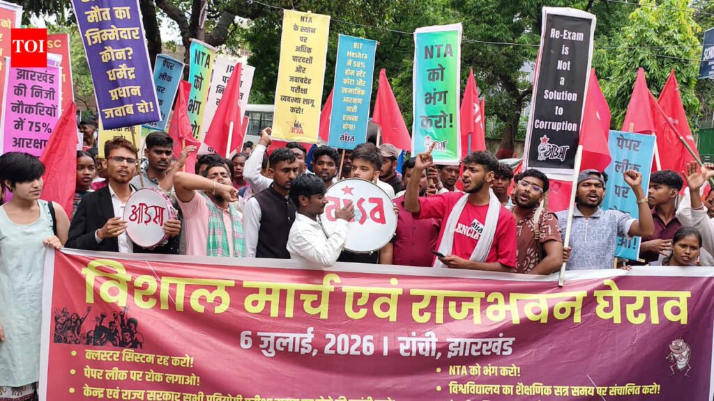 AISA stir at Lok Bhavan against NEET leak, restructing of varsities | Ranchi News