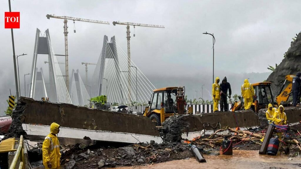 Major landslide hits Pune-Mumbai Missing Link, traffic back to normal after 18-hour effort | Pune News