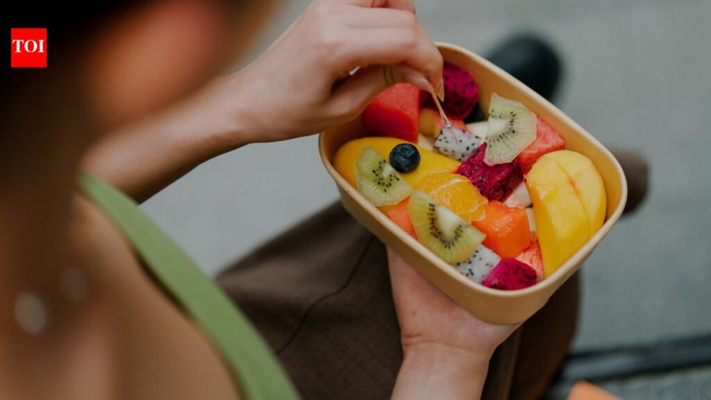 Should fruits be eaten before or after meals? Here’s what research actually says