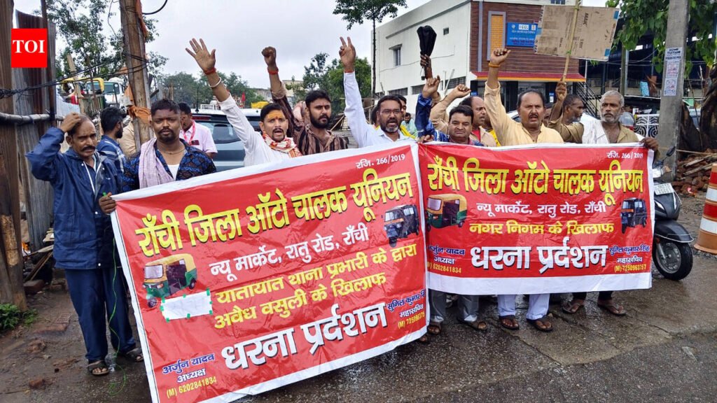 Ranchi auto drivers threaten indefinite strike over pending route permits | Ranchi News