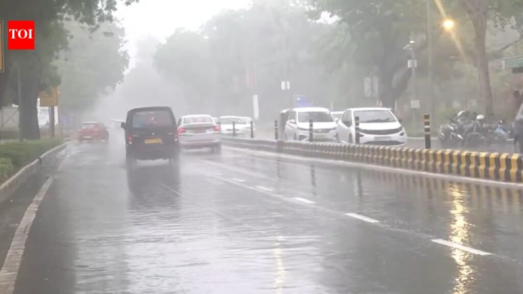 Heavy rain lashes parts of Delhi-NCR; IMD issues yellow alert | Delhi News