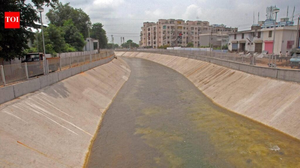 AMC to widen Kharicut canal roads into three-lane corridors | Ahmedabad News