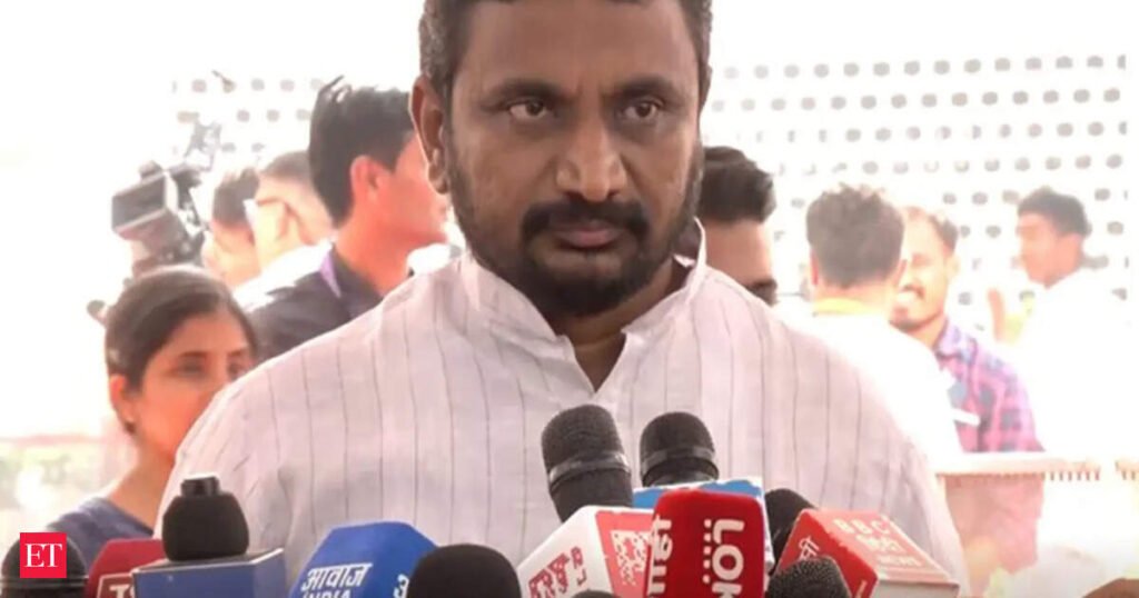 NCP’s Amol Mitkari objects to CM Fadnavis omitting Ajit Pawar’s name in Missing Link credit