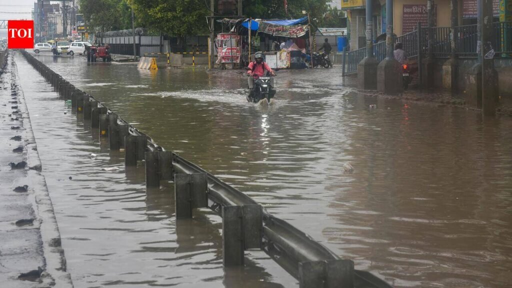 Narsingpur among worst-hit as fresh rain inundates roads again in Gurgaon | Gurgaon News