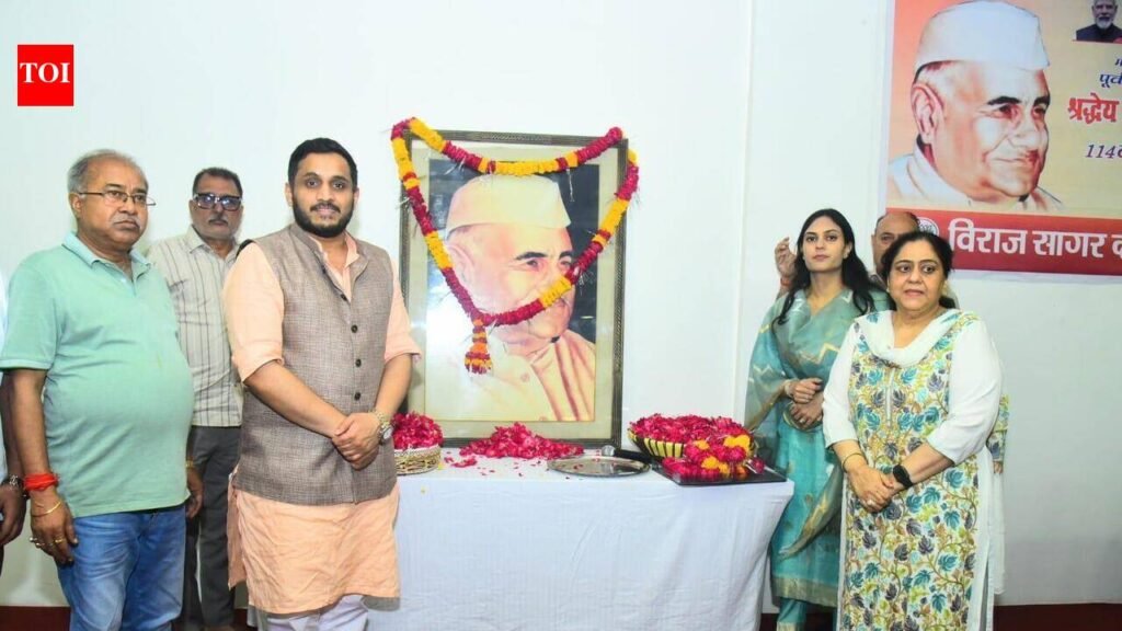 Free health camps mark former CM’s birth anniv | Lucknow News