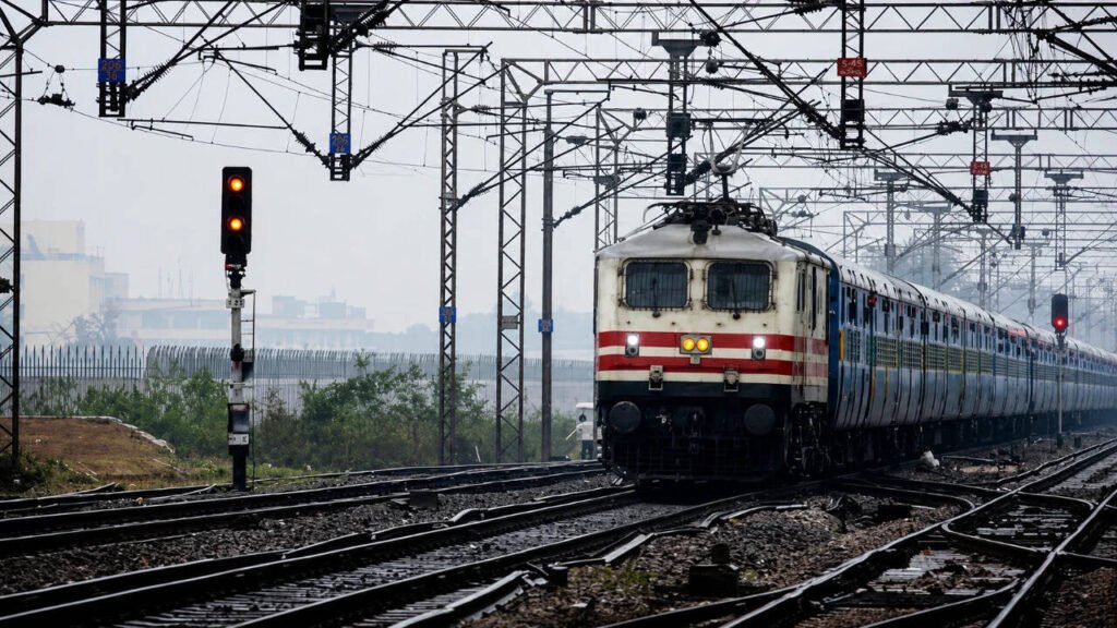 Mumbai-Pune ghat section unlikely to reopen before July 17; Railways cancel trains in advance | Mumbai News