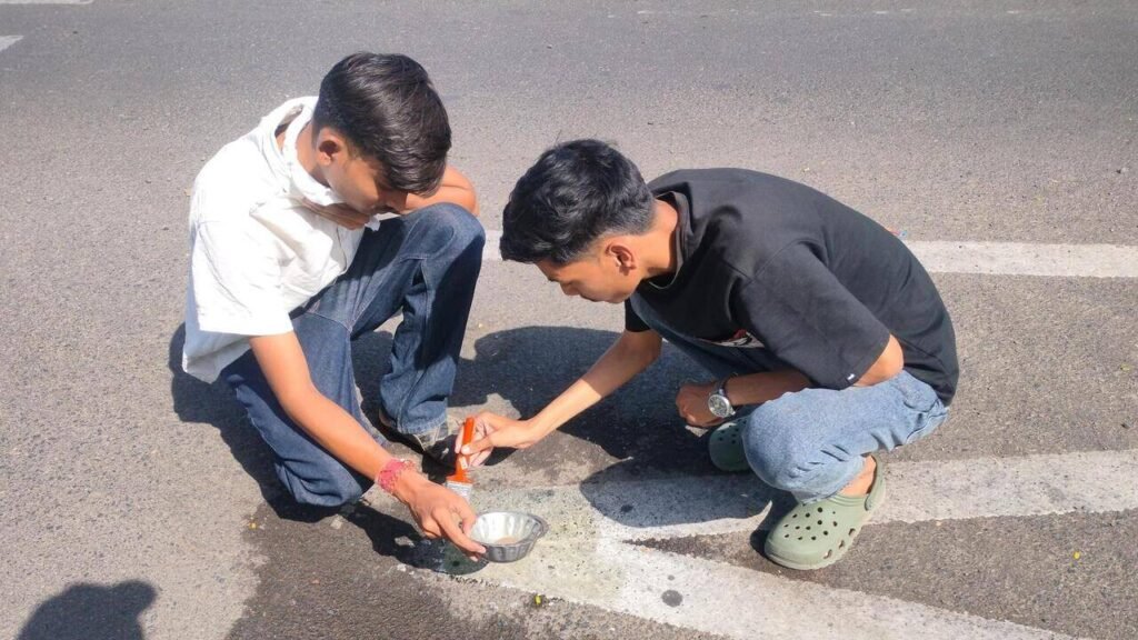 Potholes gone! Shegaon engg students develop ‘self-healing’ road technology | Nagpur News