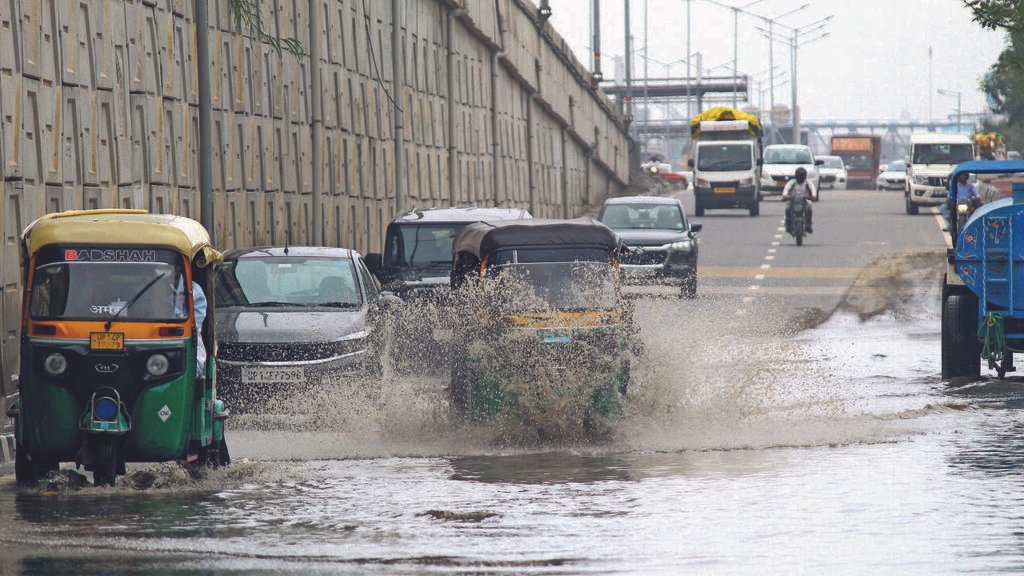 DME, NH-9 come to a crawl during rush hour | Noida News