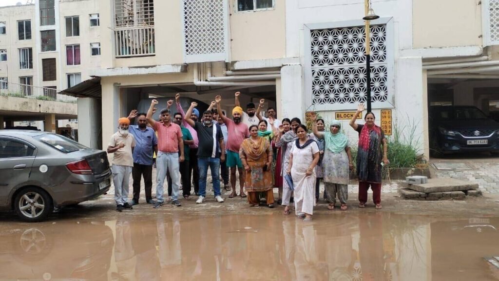 Residents protest over waterlogging, unfinished amenities at Z’pur hsg society | Chandigarh News