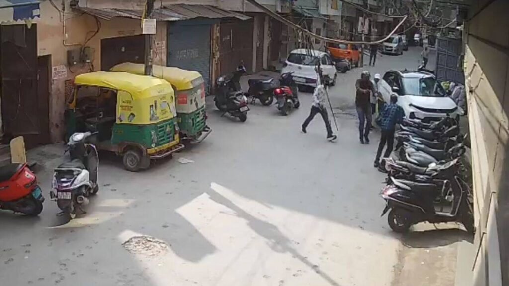 Rs 17 lakh looted in just 28 seconds: CCTV captures gunpoint robbery by bike-borne men in east Delhi | Delhi News