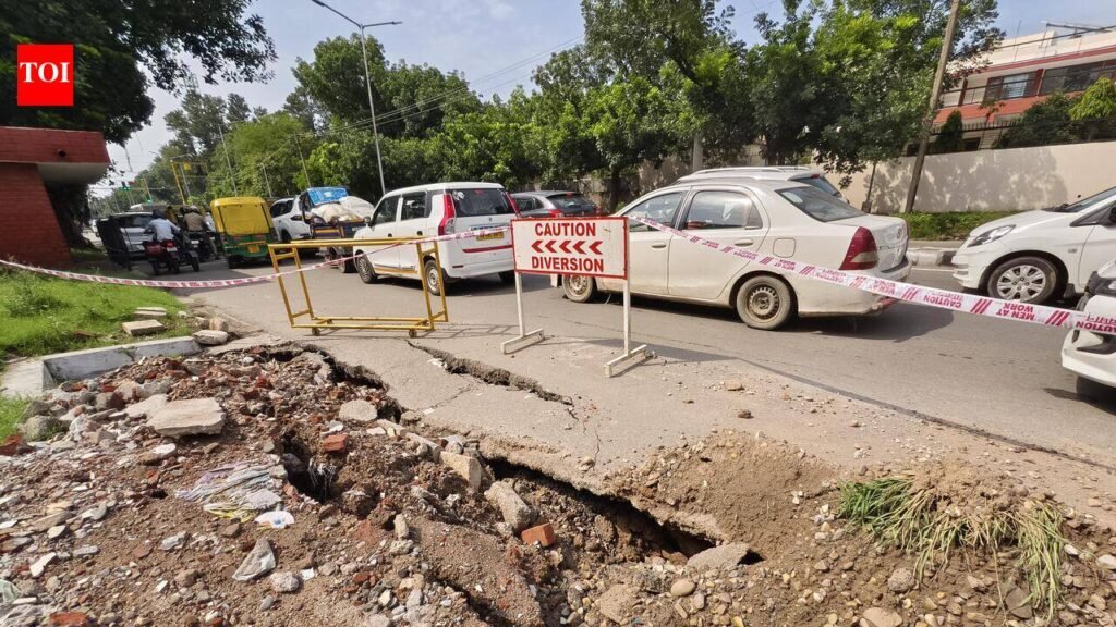 Another road cave-in exposes MC’s monsoon challenge | Chandigarh News