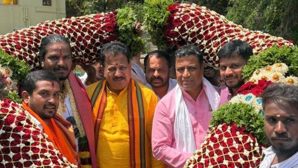 Rowdy sheeter celebrates birthday with Karnataka BJP MLA SR Vishwanath; viral video draws police attention | Bengaluru News