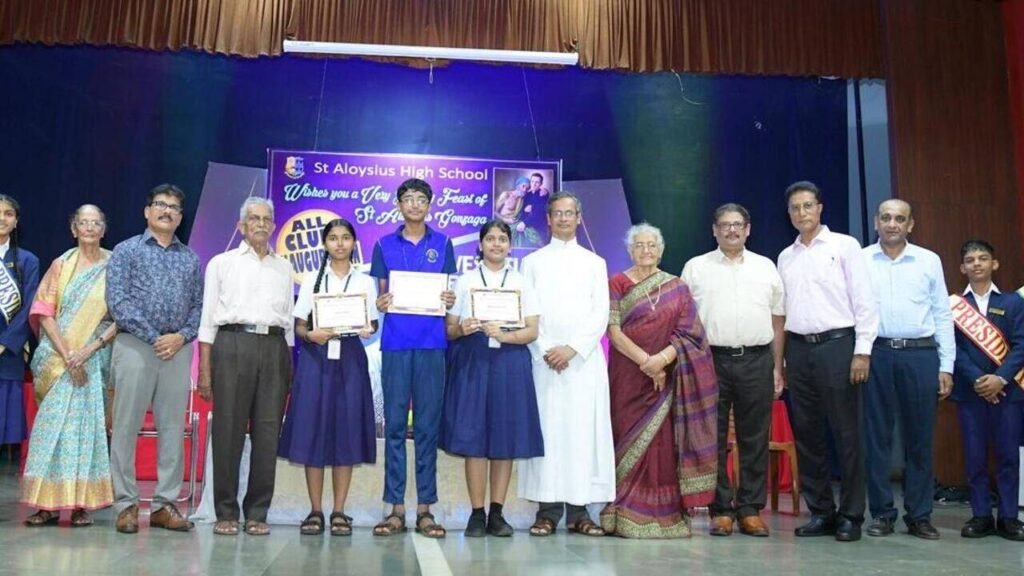 St Aloysius class of 1983 sets up ₹65 lakh scholarship endowment | Mangaluru News