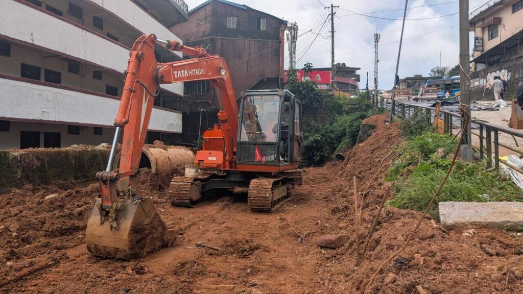 Raja Seat reopens after landslide, road repair on stretch continues | Mysuru News