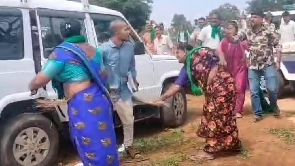Broom-wielding farmers chase away land survey officials at proposed Bengaluru township site | Bengaluru News
