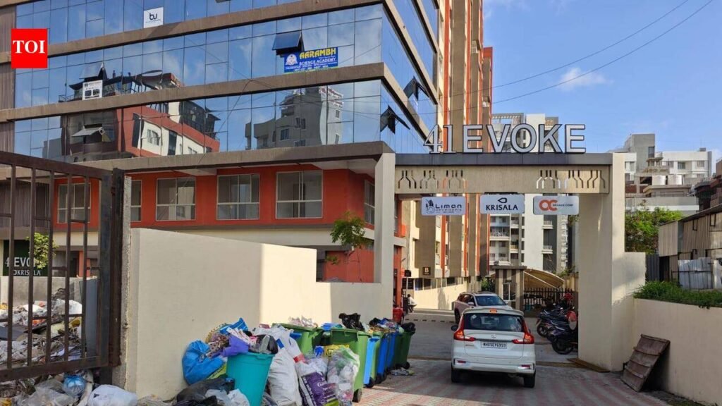 PCMC‘s waste management system collapses, garbage piles up in nooks & corners | Pune News