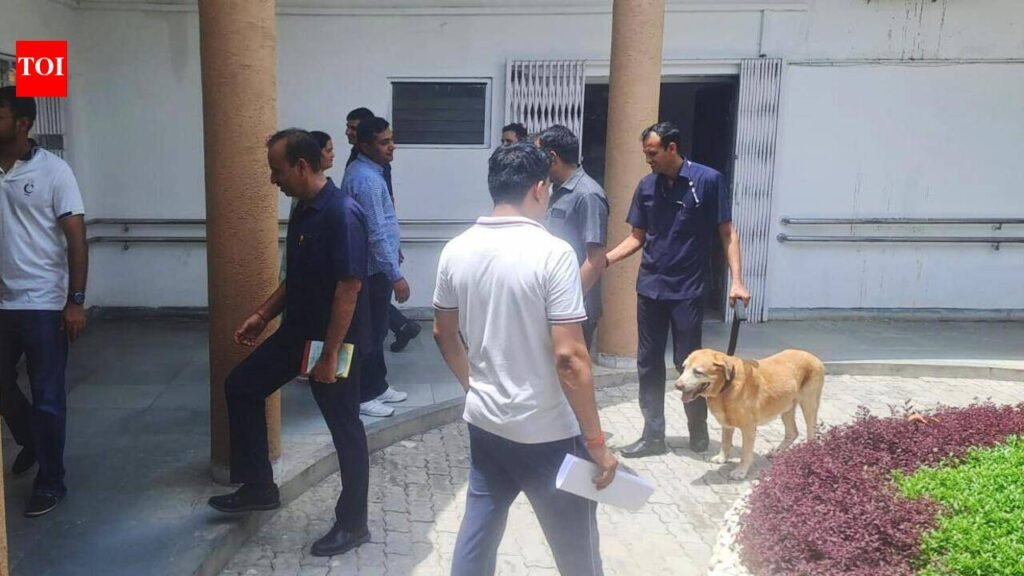 Greater Noida collectorate gets hoax bomb threat email | Noida News