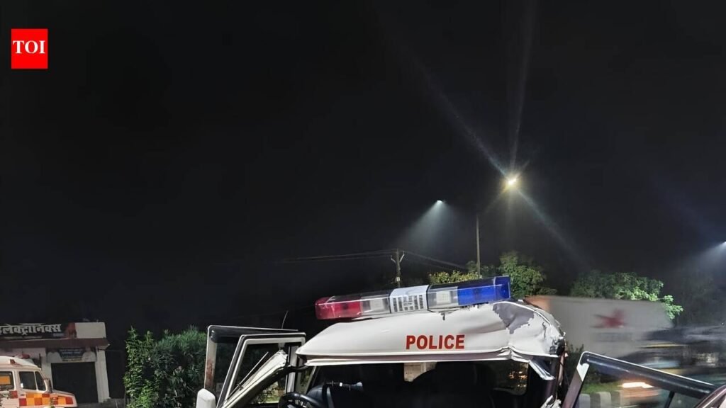 Hazaribag cop killed, 3 injured as police vehicle crashes into trailer in Dhanbad | Ranchi News
