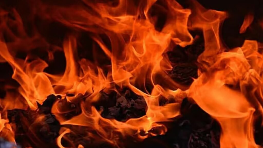 Two inmates injured after fire breaks out in Kalyan jail kitchen | Thane News