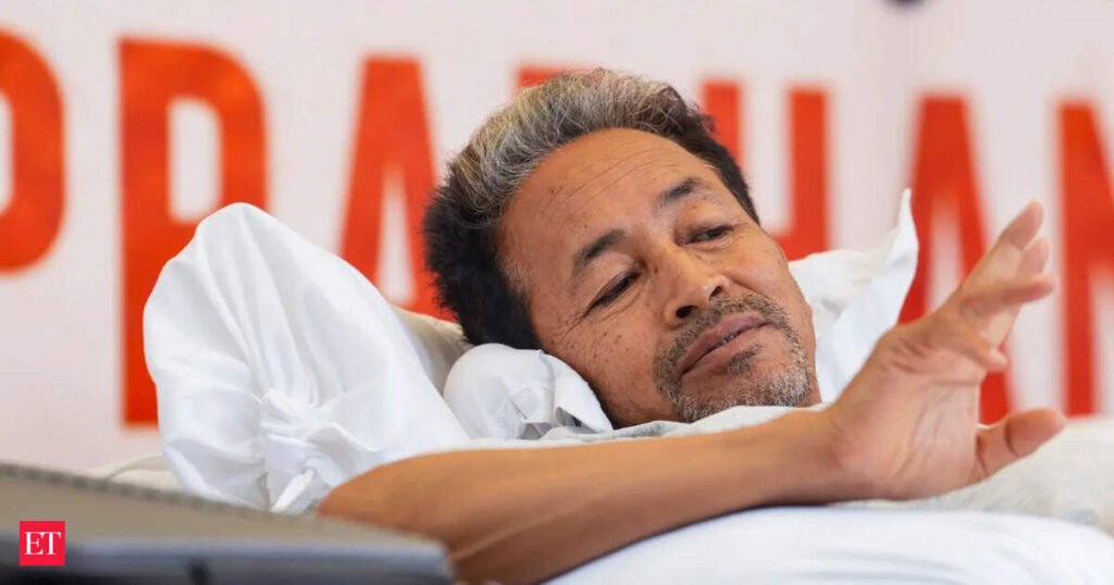 Jantar Mantar protest: Shashi Tharoor appeals to Sonam Wangchuk to end fast, urges govt to initiate dialogue