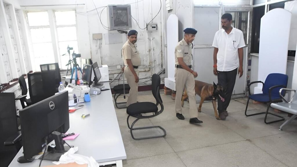 Dhanbad post office bomb threat turns out hoax | Ranchi News