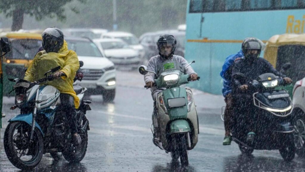 Weather tomorrow: IMD warns of heavy to very heavy rain in Odisha; hot and humid weather to persist in Delhi-NCR | Delhi News