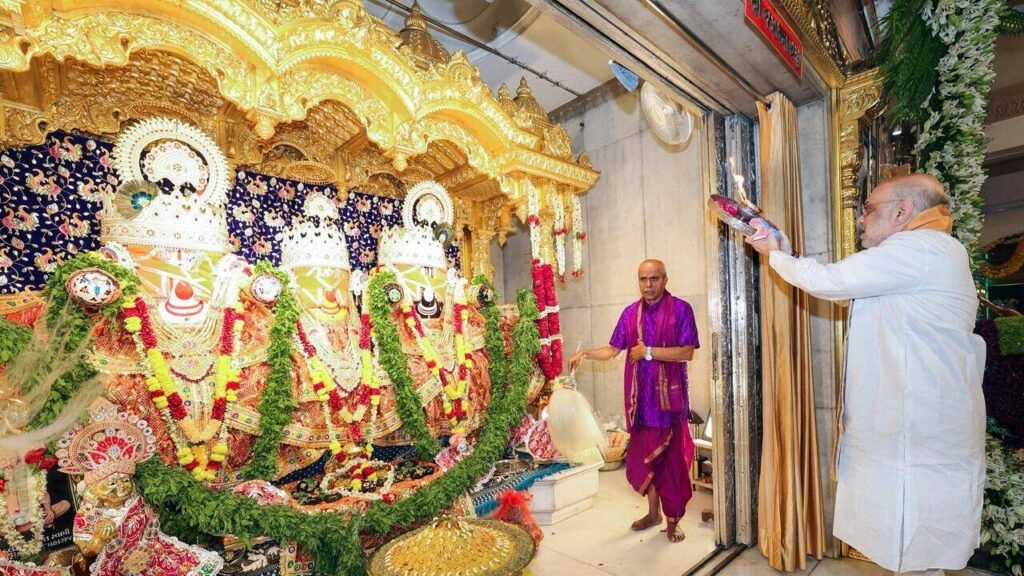 Amit Shah performs ‘mangala aarti’, CM carries out ‘pahind vidhi’ ahead of rath yatra | Ahmedabad News