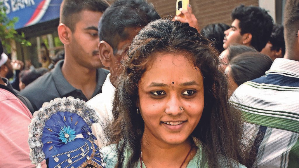 Thousands participate in Jagannath Rath Yatra with devotion | Vadodara News