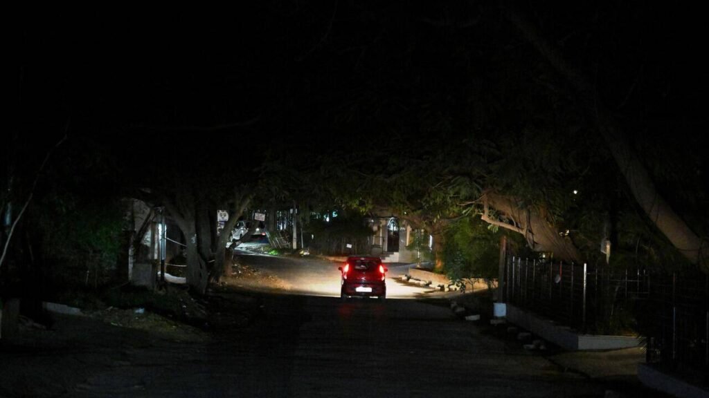 Tender delay leaves Hyderabad’s ageing streetlight network in the dark | Hyderabad News