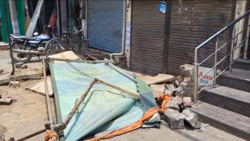 Two labourers killed as shop canopy collapses after rain in Fbd | Gurgaon News