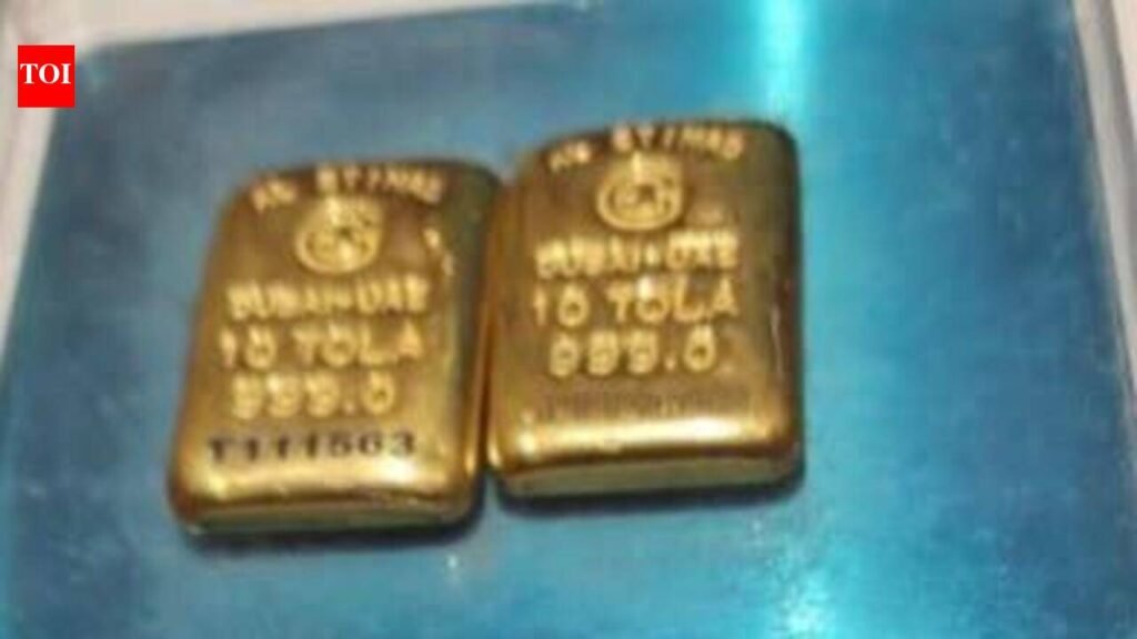 Woman flyer from Abu Dhabi held with two gold bars weighing 233g | Ahmedabad News