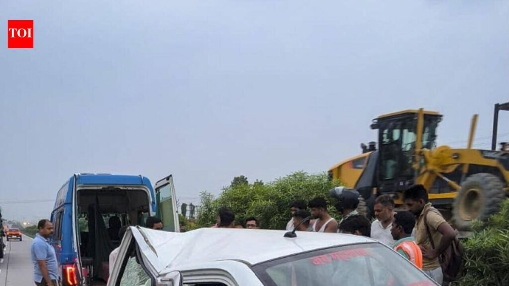 Army Nayak killed, four injured after car rams into dumper moving ahead | Kanpur News