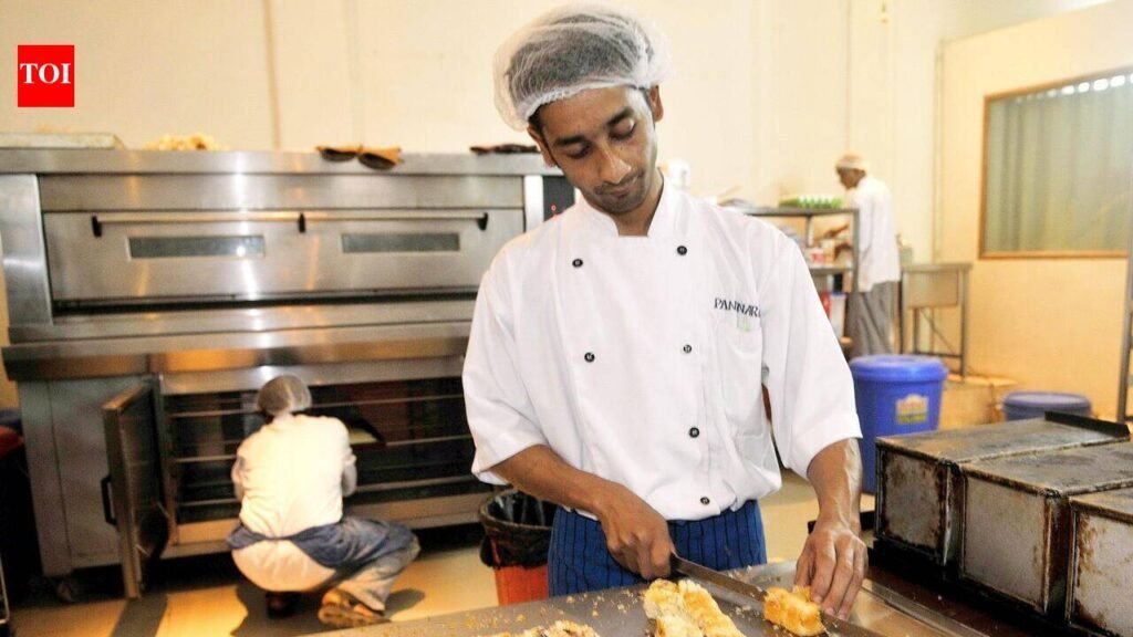 Diners seek kitchen transparency ‘tours’ after FDA crackdown, restaurateurs say ‘impossible’ | Pune News