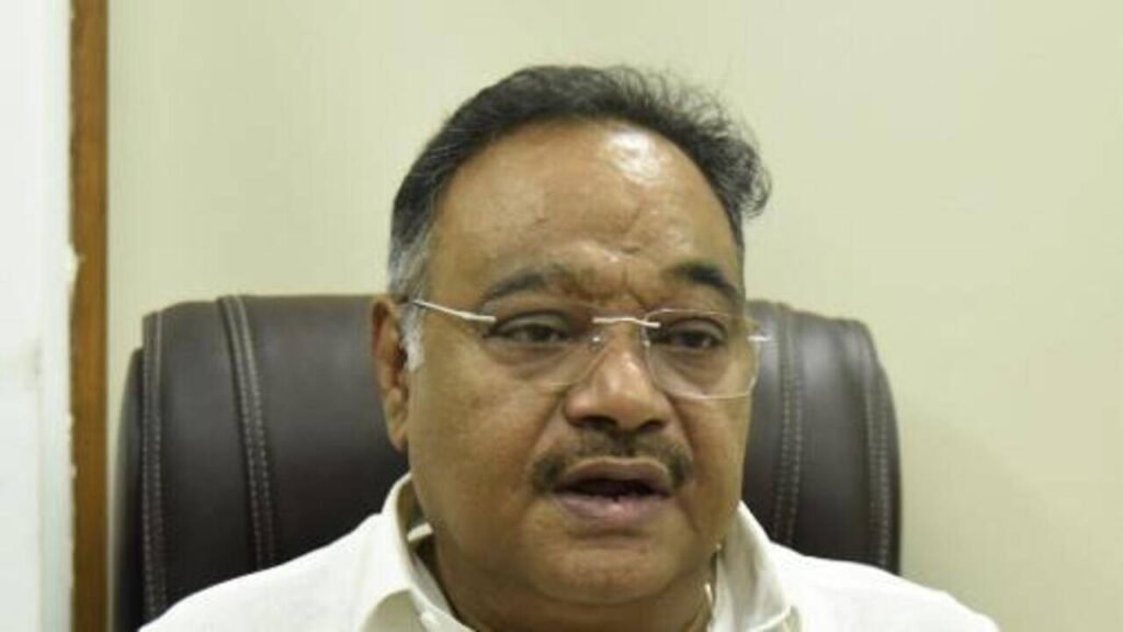 Samik, Saumitra may get bigger roles after cabinet reshuffle | Kolkata News