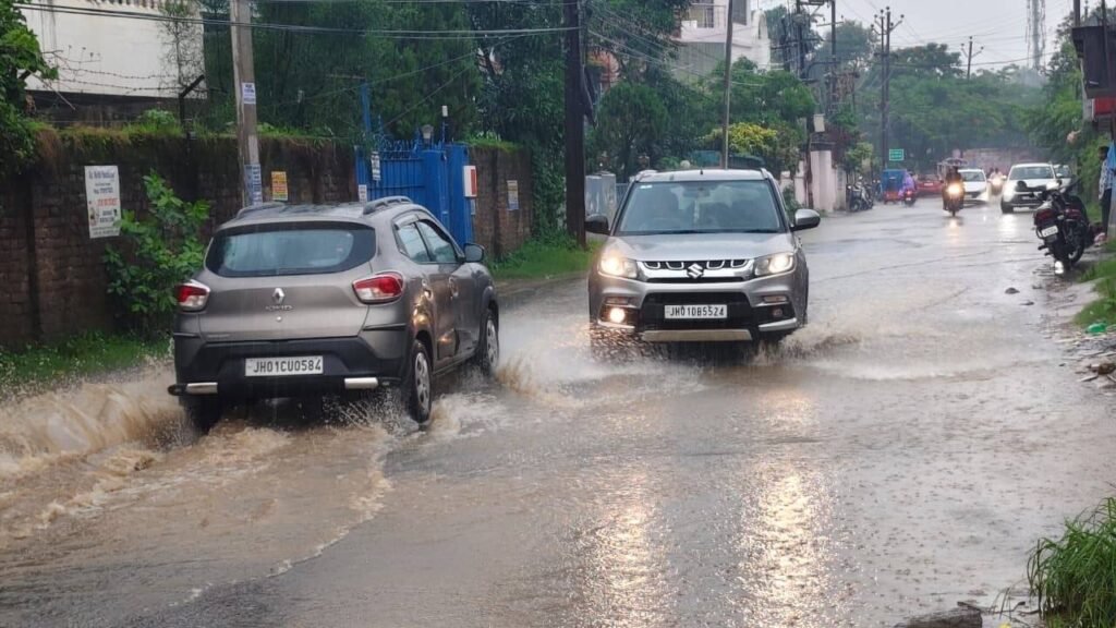 Severe waterlogging in many city areas after heavy rain | Ranchi News