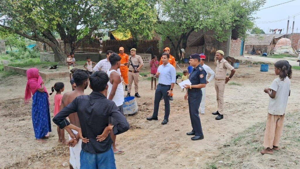 Officials conduct joint ground inspection of areas likely to be affected by floods | Kanpur News