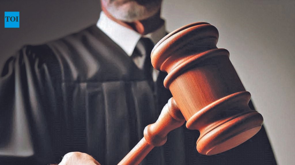 Forum asks Fitjee to give back student Rs 1.2L fee, says no-refund clause arbitrary | Gurgaon News