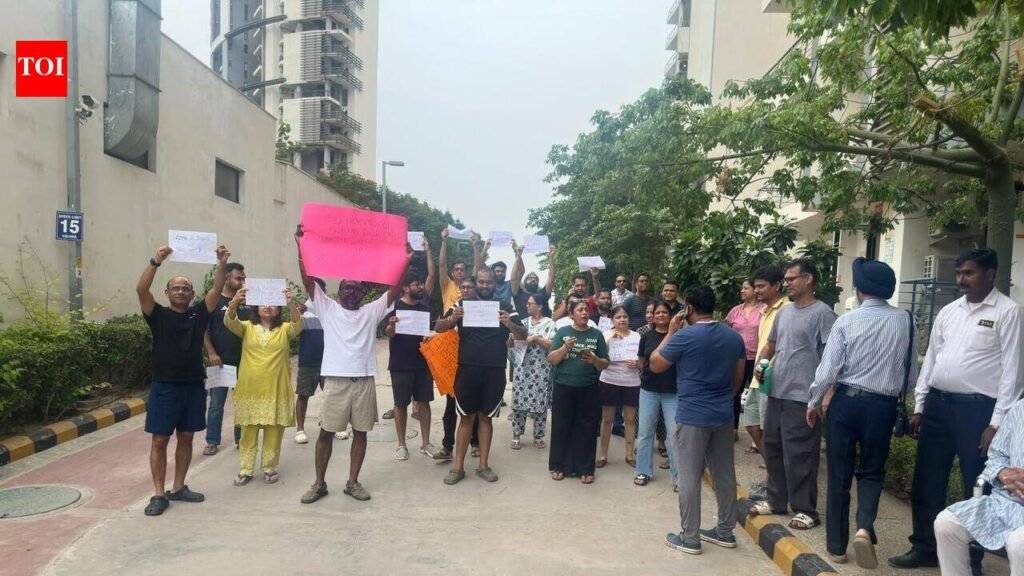 Residents protest hike in upkeep fee at Godrej Oasis | Gurgaon News