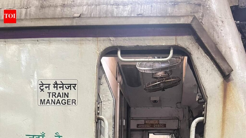 Severed human leg found under train coach at Chhatrapati Shivaji Maharaj Terminus in Mumbai | Mumbai News