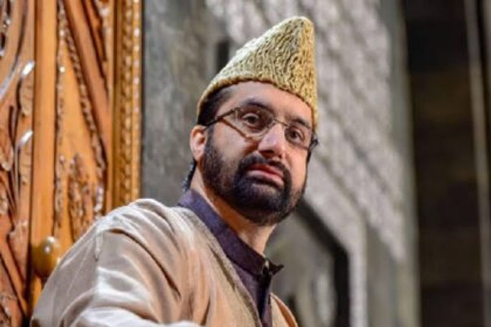 Mirwaiz Offers Prayers for Flood Victims, Urges Immediate Relief Efforts